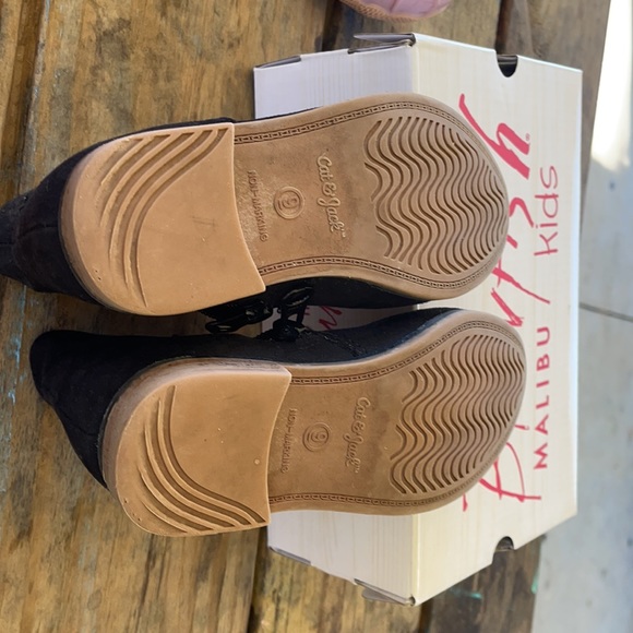 Cat & Jack Boots size 9 Toddler. Black. cheetah print interior. Made well. - Picture 3 of 4